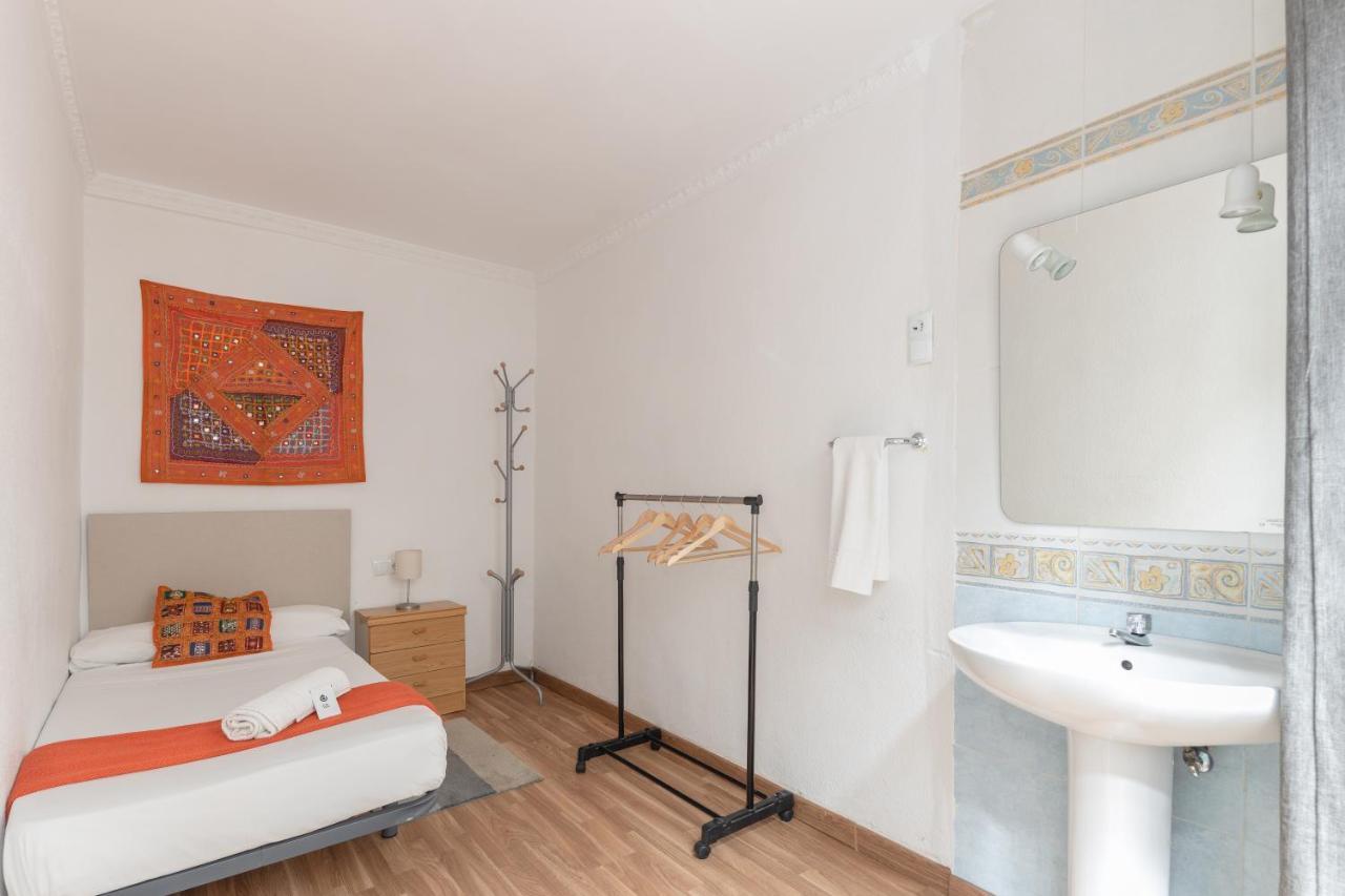 Pension Zacatin Granada Bagian luar foto