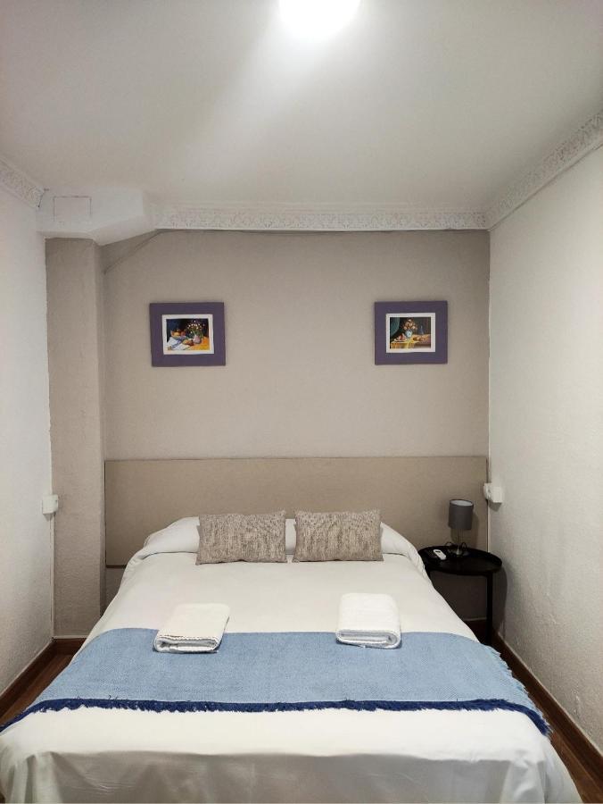 Pension Zacatin Granada Bagian luar foto